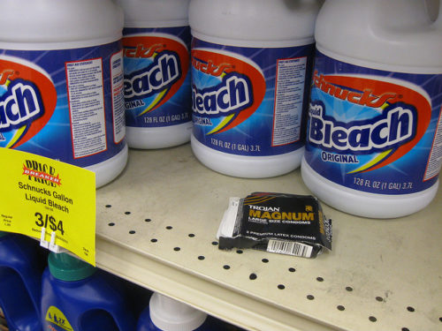 Difference Between Chlorine and Bleach-1