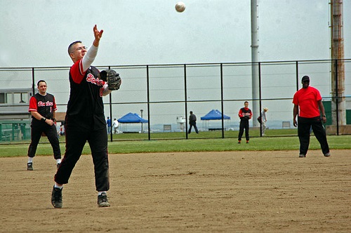 Difference Between Slow-Pitch and Fast-Pitch Softball