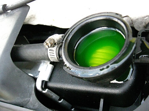 The Difference between Antifreeze and Coolant