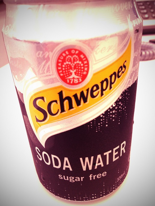 Difference between sparkling water and soda water