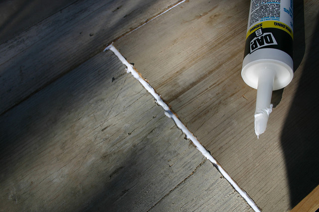 Difference Between Caulk and Silicone