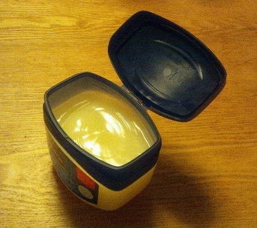 Difference Between Dielectric Grease and Vaseline