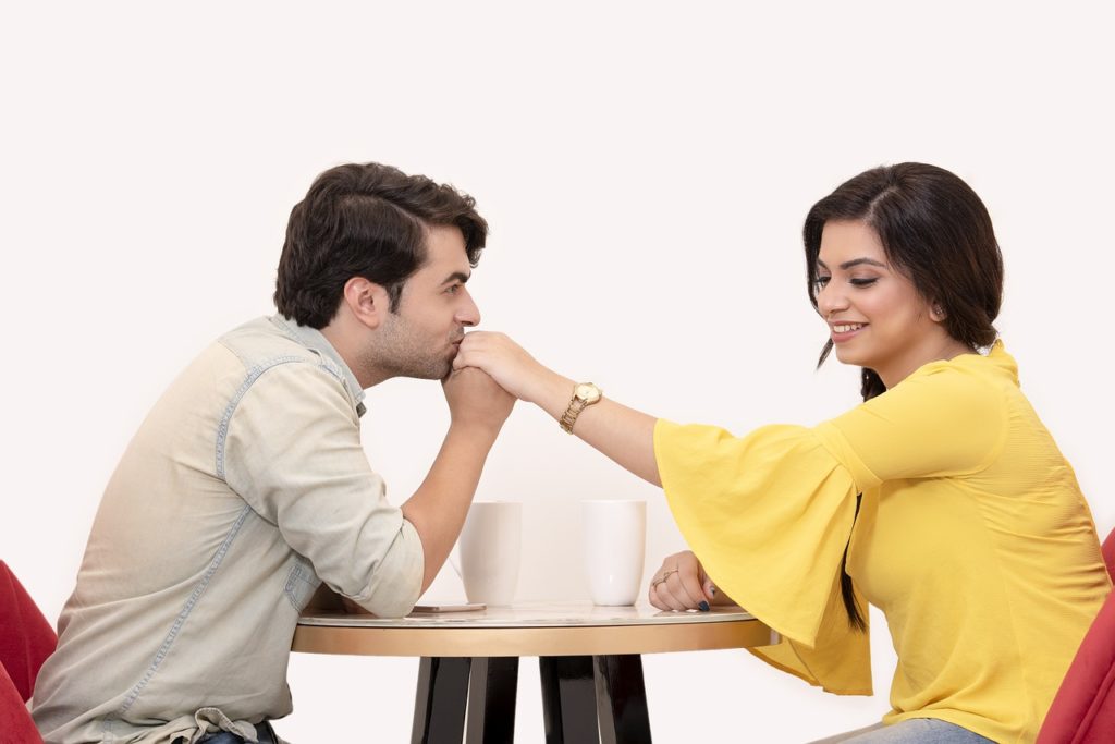 Difference Between Courting and Dating Difference Between