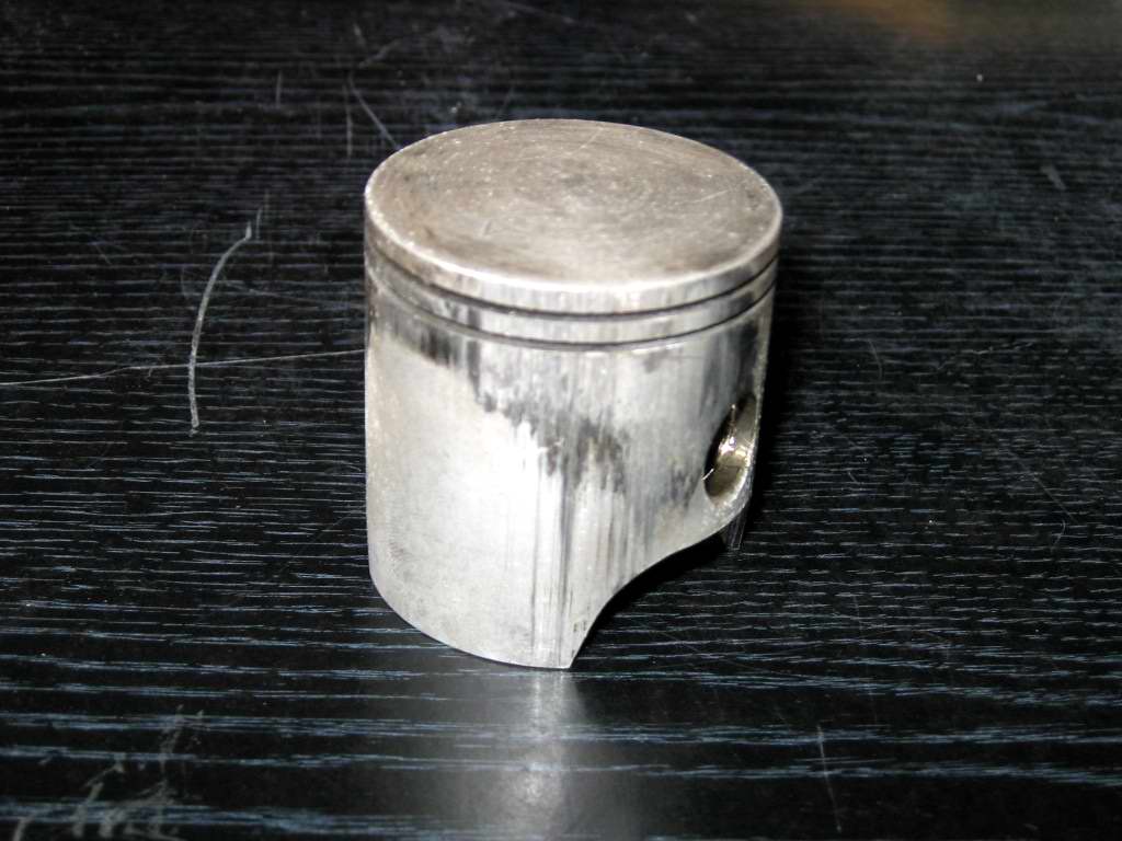 Difference Between Piston and Plunger