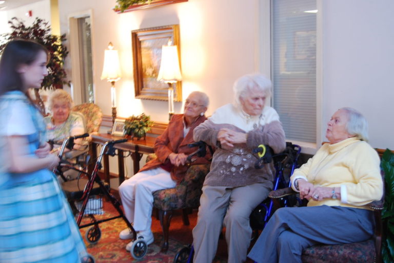 Difference Between Nursing Home and Retirement Home | Difference Between