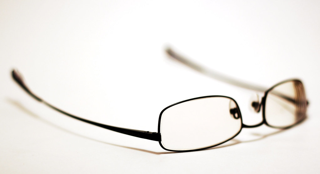 Difference Between Bifocal Lenses and Progressive Lenses