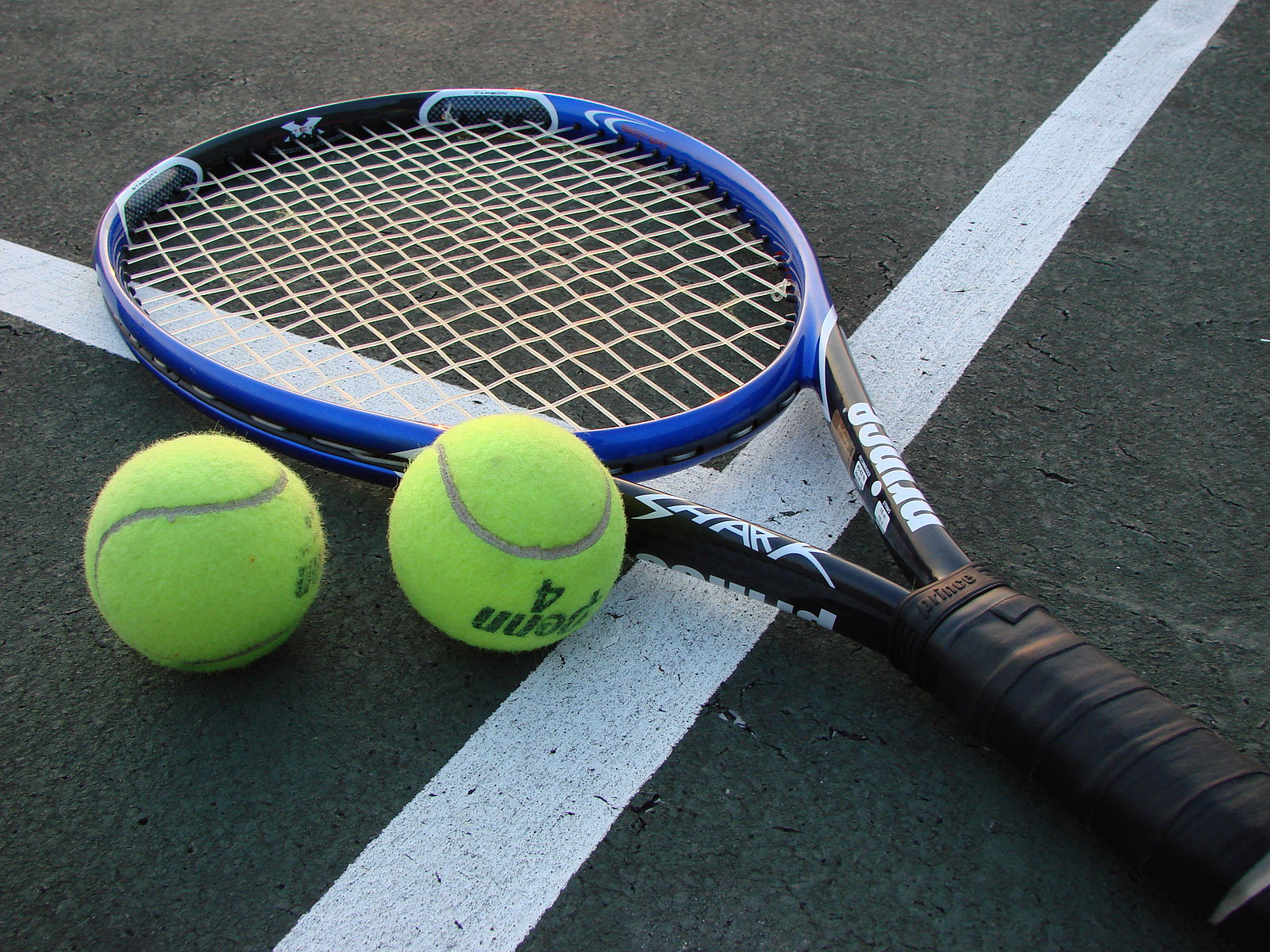 Difference Between Tennis and Pickleball