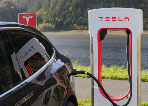 Difference Between Tesla Supercharger and Destination Charger (1)